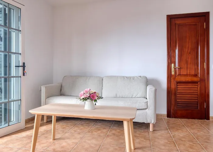 El Charcon B - 10m To The By Lanzarote * Arrieta (Lanzarote)