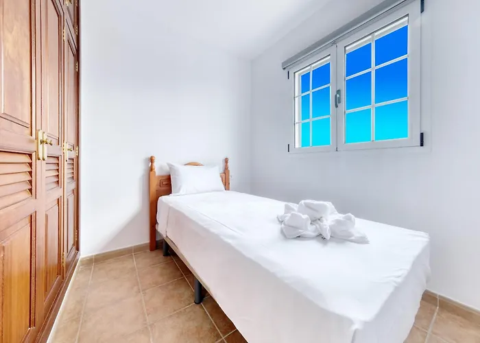 El Charcon B - 10m To The By Lanzarote * Arrieta (Lanzarote)