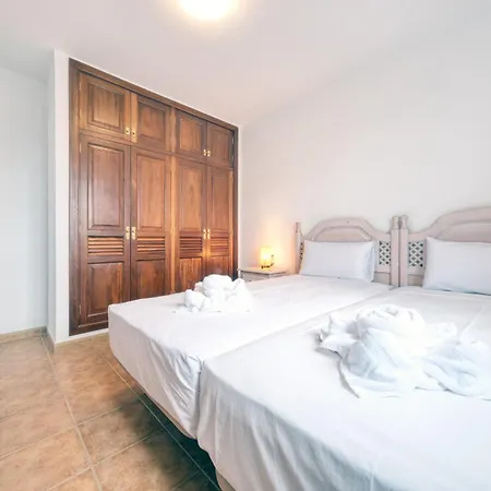 El Charcon B - Beachfront View By Lanzarote * アリエタ