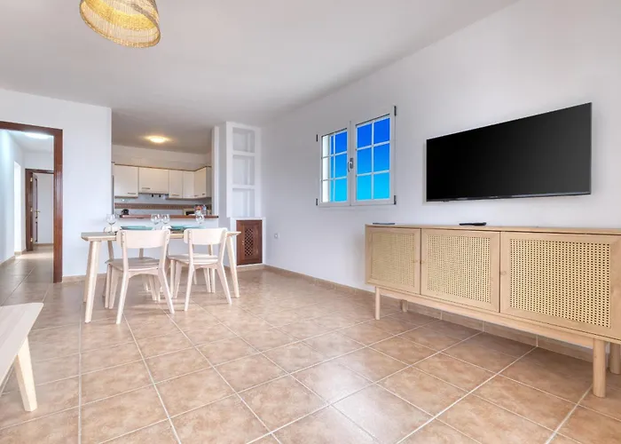 El Charcon B - 10m To The By Lanzarote * Arrieta (Lanzarote)