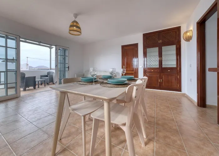 El Charcon B - 10 Meters To The By Lanzarote Arrieta (Lanzarote)